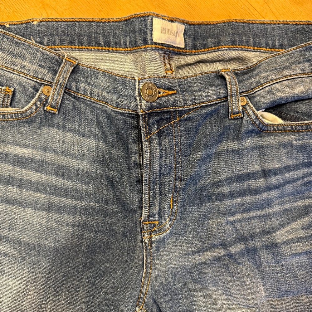 Hudson Cropped Jeans Distressed Size 31